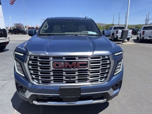 Used 2026 GMC Yukon Denali w/ Denali Reserve Package AWD/4WD image 2