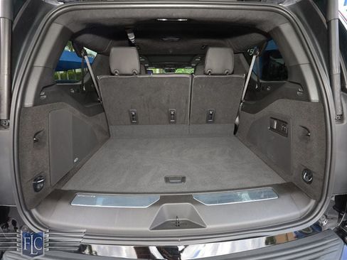 Used 2026 Cadillac Escalade ESV Platinum Sport AWD/4WD image 22