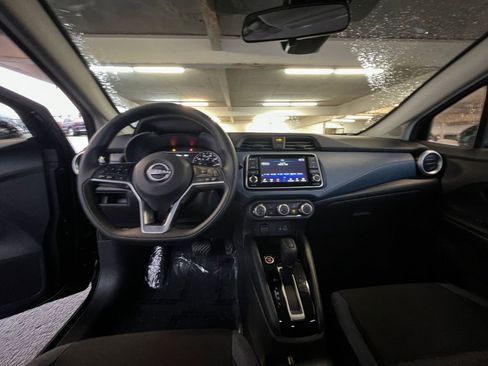 Used 2025 Nissan Versa SV image 33