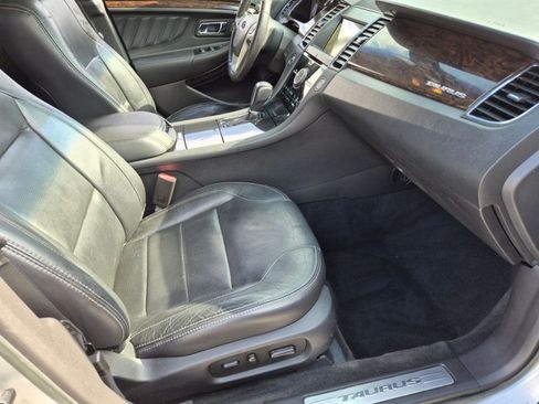 Used 2017 Ford Taurus Limited FWD image 21