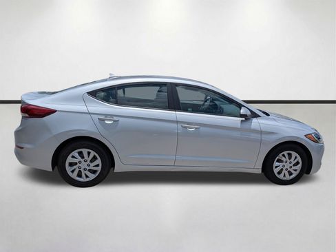 Used 2017 Hyundai Elantra SE FWD image 3