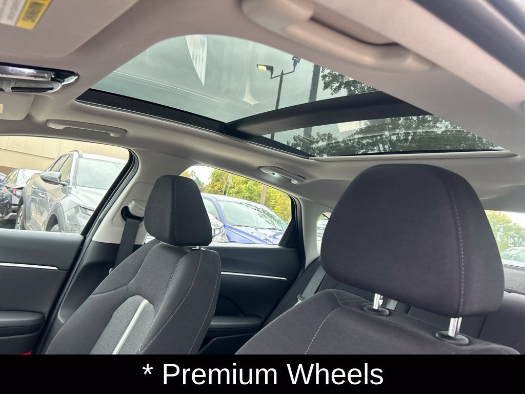 Certified 2025 Hyundai Sonata SEL FWD image 30