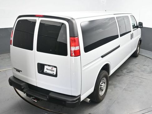 Used 2024 Chevrolet Express 3500 LS RWD image 32