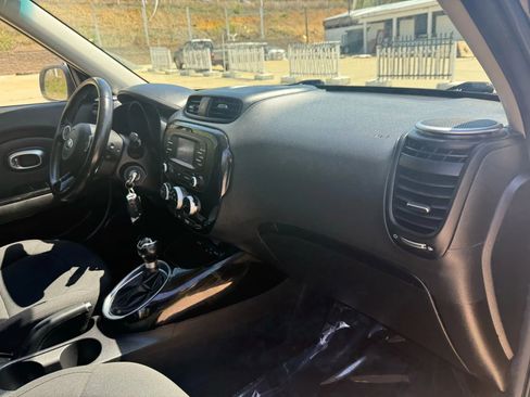 Used 2014 Kia Soul ! image 14
