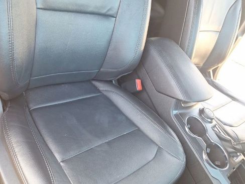 Used 2017 Ford Explorer XLT w/ Equipment Group 202A image 21