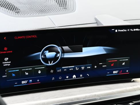 Used 2026 BMW X7 M60i image 18