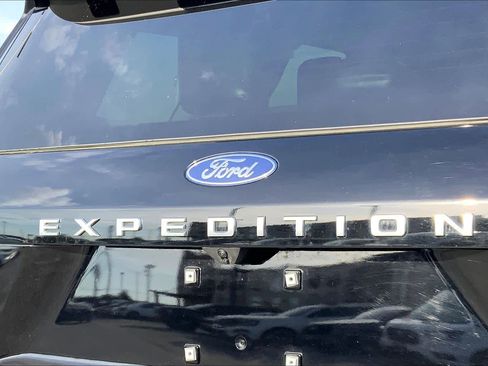 Used 2025 Ford Expedition Active AWD/4WD image 28