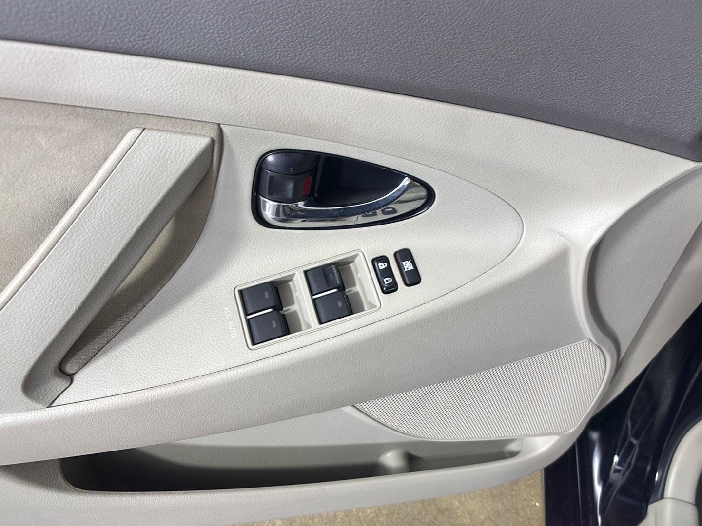 Used 2010 Toyota Camry Hybrid w/ Upgrade Pkg FWD image 23