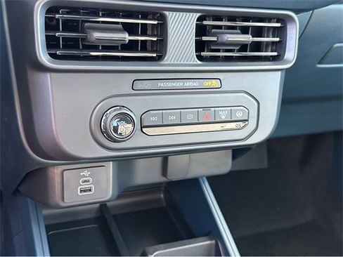 New 2025 Ford Maverick XL image 26