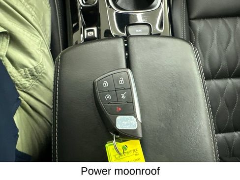 Used 2023 Buick Envision Avenir AWD/4WD image 39