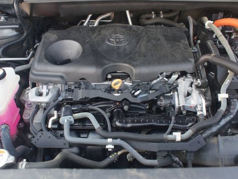 Used 2021 Toyota Highlander XLE AWD/4WD image 31