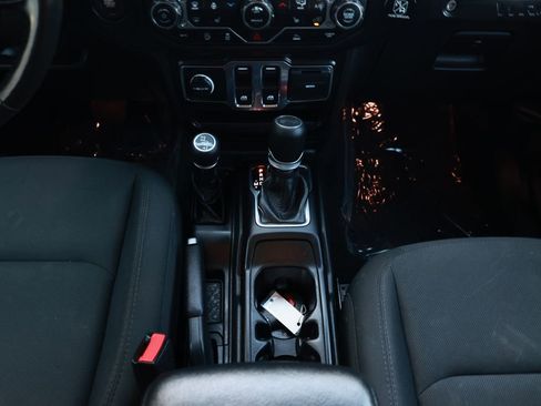 Used 2022 Jeep Wrangler Sport AWD/4WD image 30