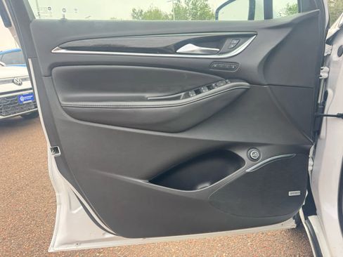 Used 2021 Buick Enclave Avenir image 12