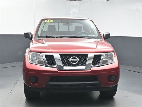 Used 2019 Nissan Frontier SV image 3
