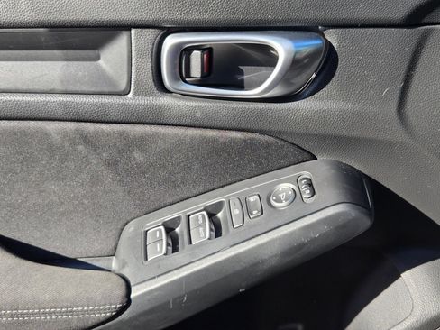 Used 2023 Honda Civic Sport image 11