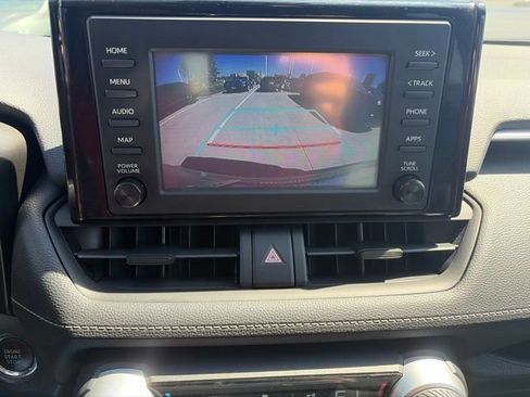 Used 2019 Toyota RAV4 XLE w/ Convenience Package FWD image 10