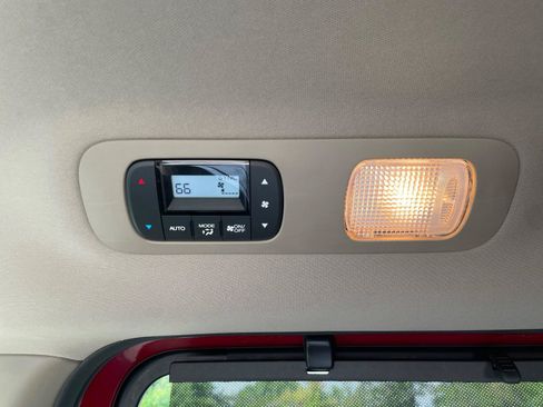 Used 2023 Honda Odyssey EX-L image 18