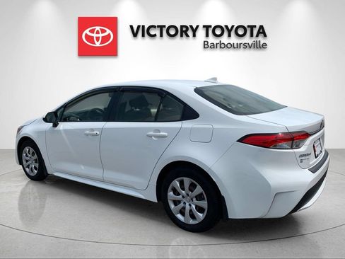 Used 2021 Toyota Corolla LE w/ Carpet Mat Package (TMS) FWD image 3