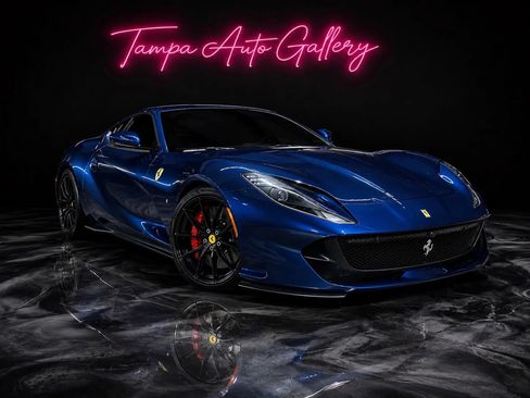 Used 2019 Ferrari 812 Superfast RWD image 1
