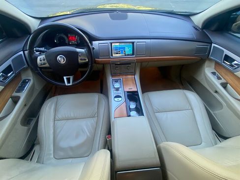 Used 2010 Jaguar XF Luxury image 28