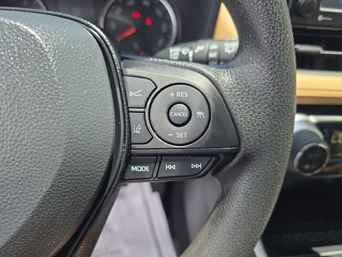 Used 2020 Toyota RAV4 XLE w/ Convenience Package FWD image 25