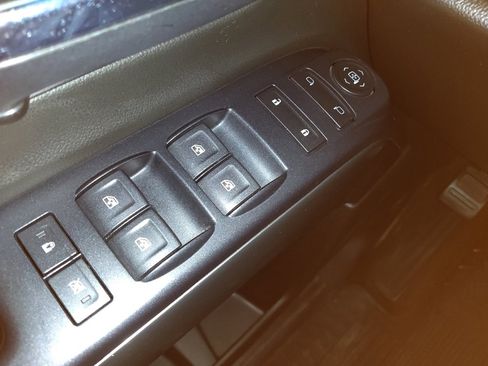 Used 2018 Chevrolet Silverado 1500 LT w/ All Star Edition image 27