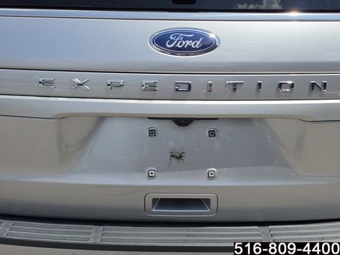 Used 2023 Ford Expedition XLT AWD/4WD image 39