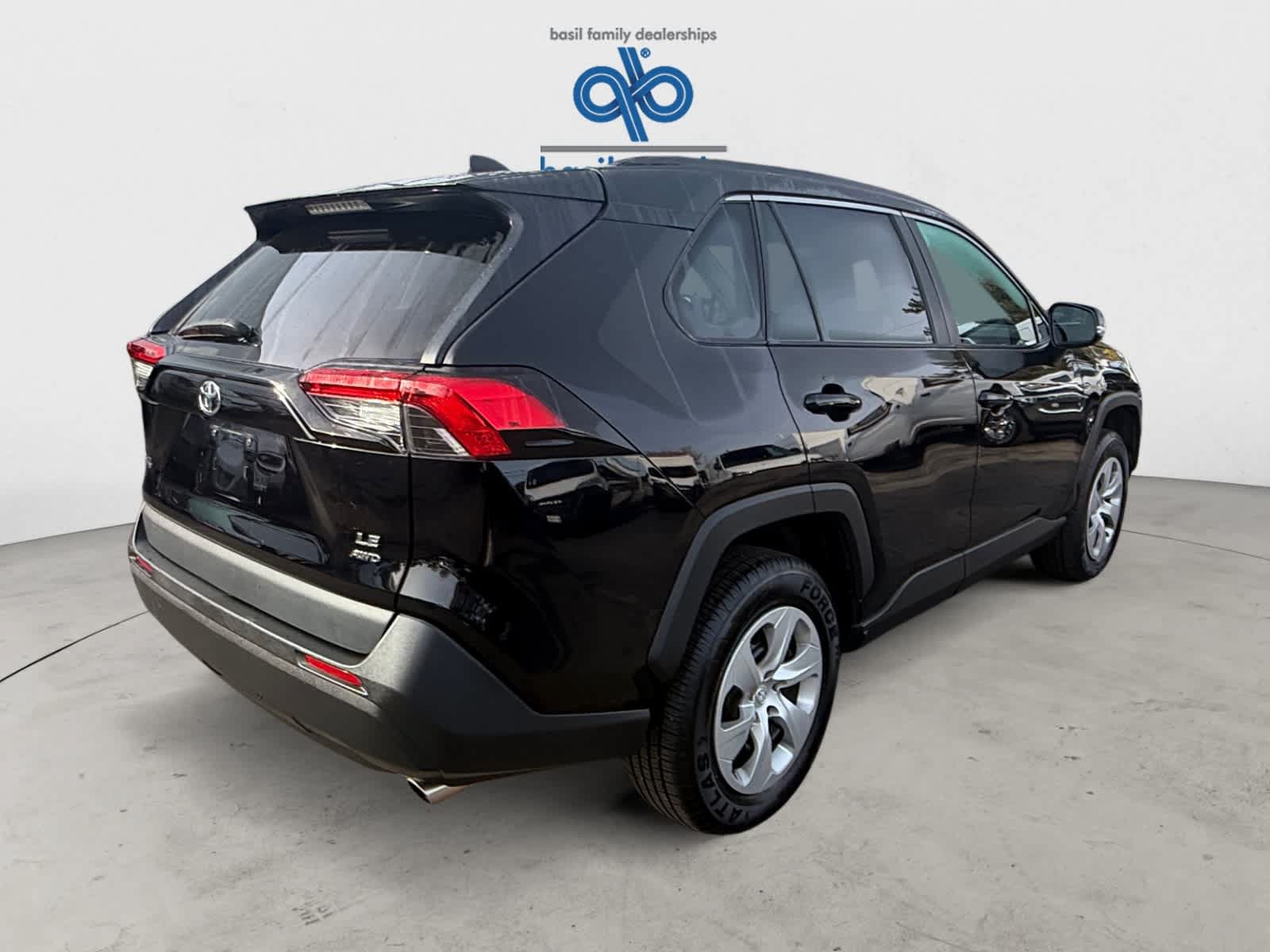 Used 2021 Toyota RAV4 LE w/ Carpet Mat Package (TMS) AWD/4WD image 7