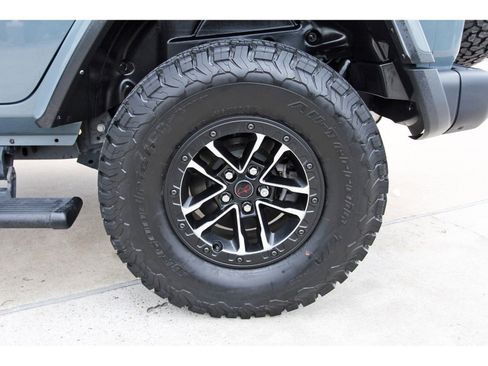 Used 2024 Jeep Wrangler Unlimited Rubicon image 30