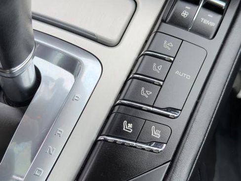 Used 2015 Porsche Cayenne Turbo image 34