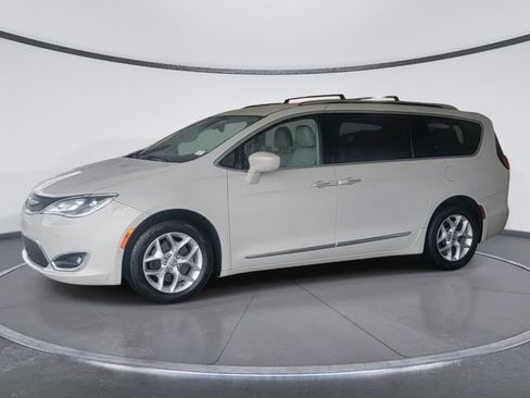 Used 2019 Chrysler Pacifica Touring-L Plus w/ Advanced Safetytec Group image 4