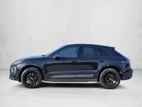 Used 2022 Porsche Macan AWD/4WD image 9