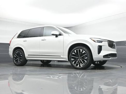 New 2026 Volvo XC90 B6 Plus w/ Protection Package Premier AWD/4WD image 36