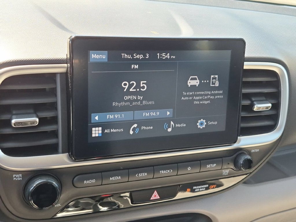 Used 2025 Hyundai Venue SEL FWD image 17