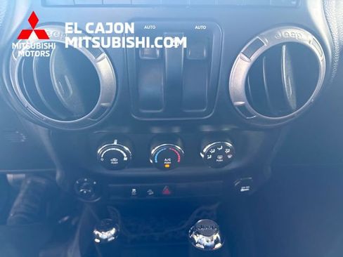 Used 2018 Jeep Wrangler Sport AWD/4WD image 16