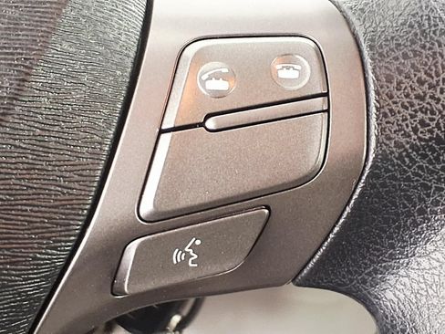 Used 2012 Toyota Venza LE w/ LE Convenience Pkg FWD image 17