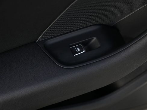 Used 2016 Audi A3 e-tron Premium Plus image 31