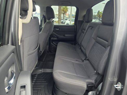 Used 2022 Nissan Frontier SV AWD/4WD image 23