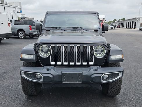 Used 2018 Jeep Wrangler Unlimited Sahara AWD/4WD image 9