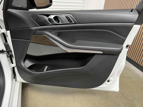 Used 2019 BMW X5 xDrive50i w/ M Sport Package AWD/4WD image 71