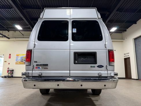 Used 2014 Ford E-250 and Econoline 250 Extended w/ Power Group image 21