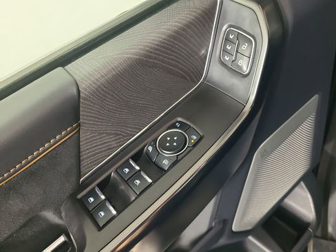 Used 2023 Ford F150 Platinum w/ FX4 Off-Road Package image 19