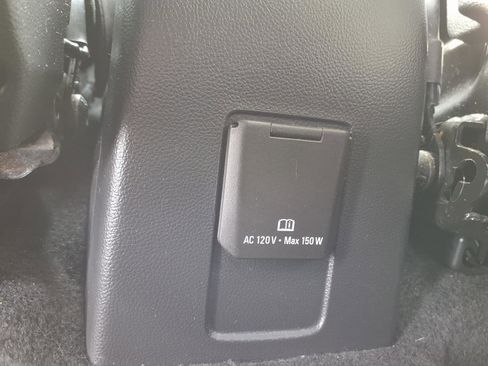 Used 2020 Chevrolet Trax LT w/ LT Convenience Package image 19