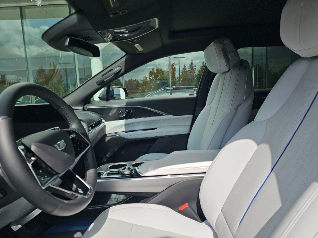 Certified 2024 Cadillac Lyriq Luxury AWD/4WD image 22