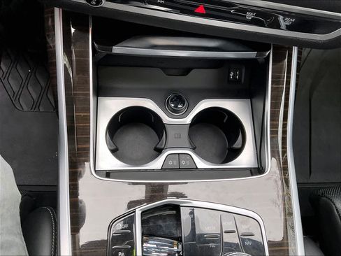 Used 2024 BMW X7 xDrive40i w/ Executive Package image 27