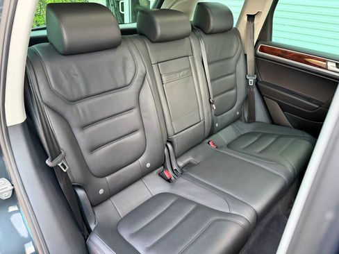 Used 2012 Volkswagen Touareg Sport AWD/4WD image 58
