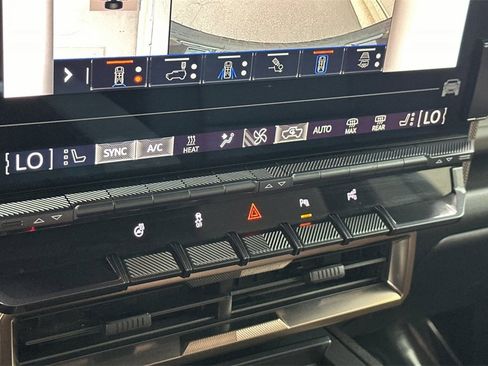 Used 2025 GMC Hummer EV 3X image 24