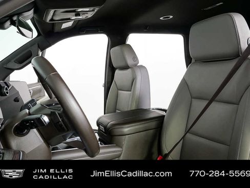 Used 2025 Chevrolet Tahoe LT RWD image 5
