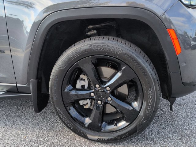 Used 2022 Jeep Grand Cherokee L Limited w/ Luxury Tech Group II RWD image 10