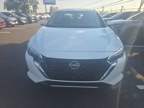 Used 2025 Nissan Sentra SV FWD image 2